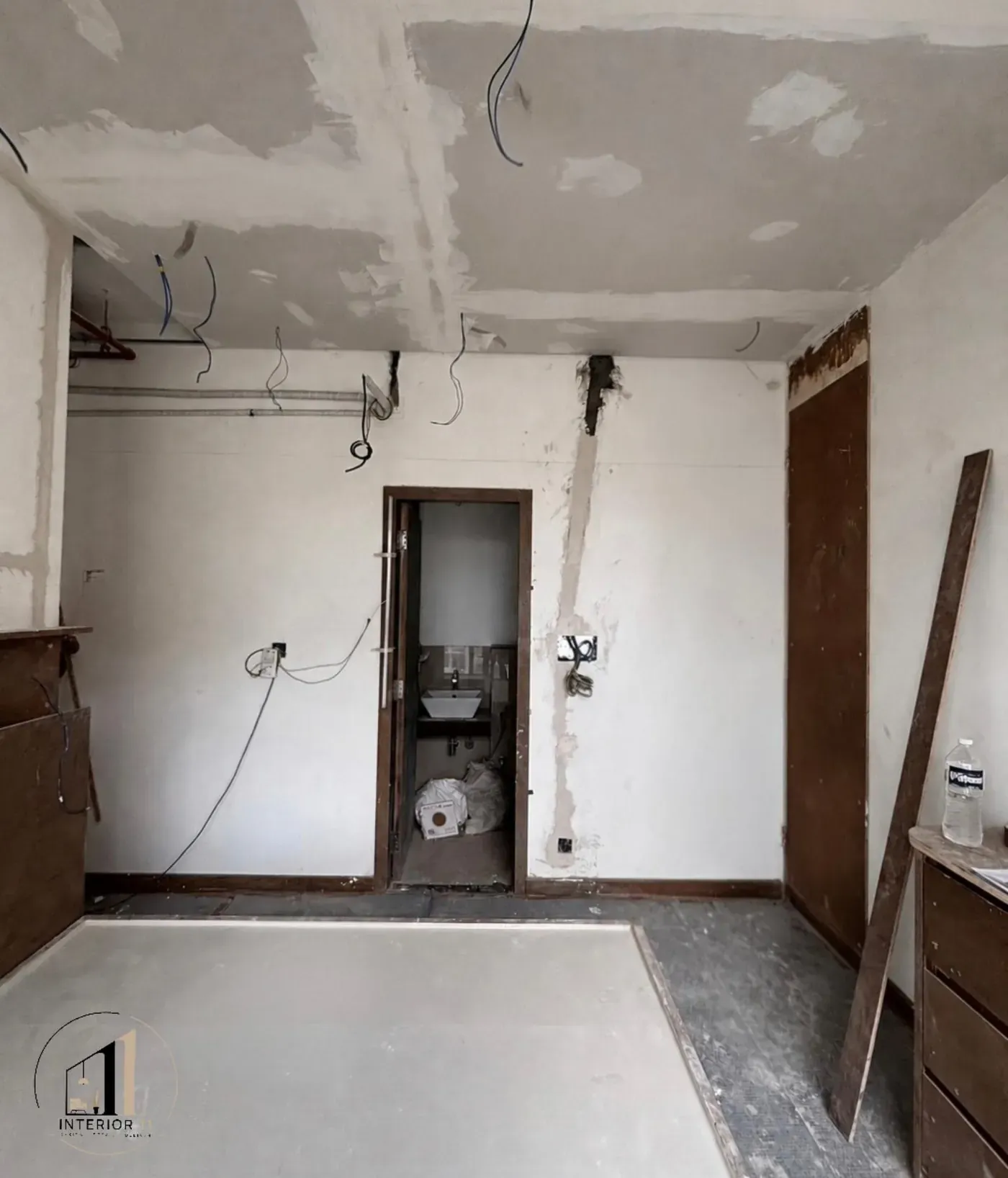 Mahalunge — In Progress interior photograph 2