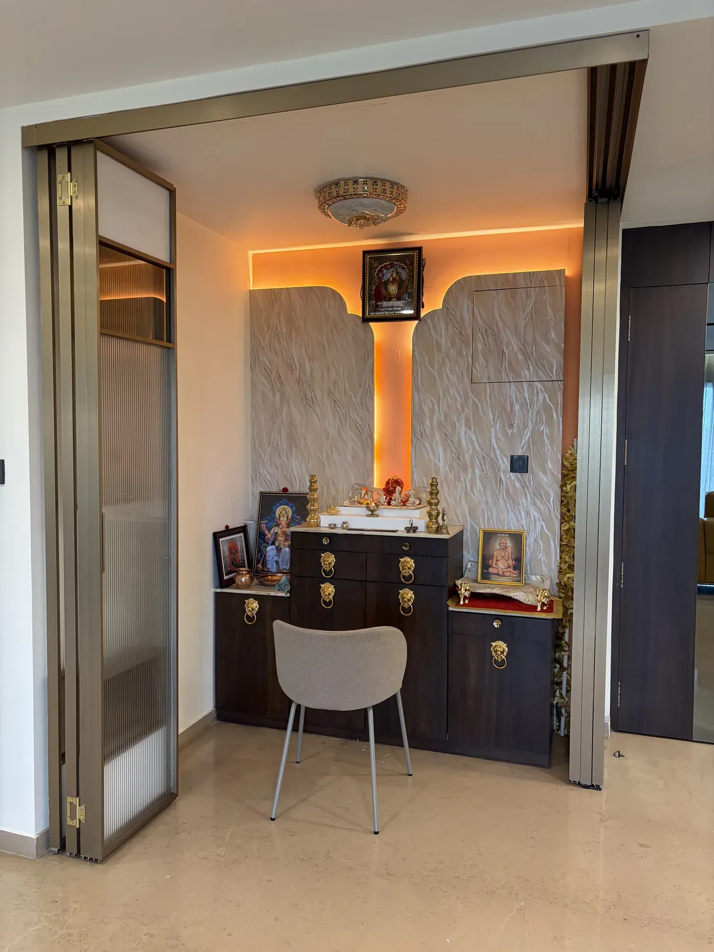 Salunkhe's Residence interior photograph 13