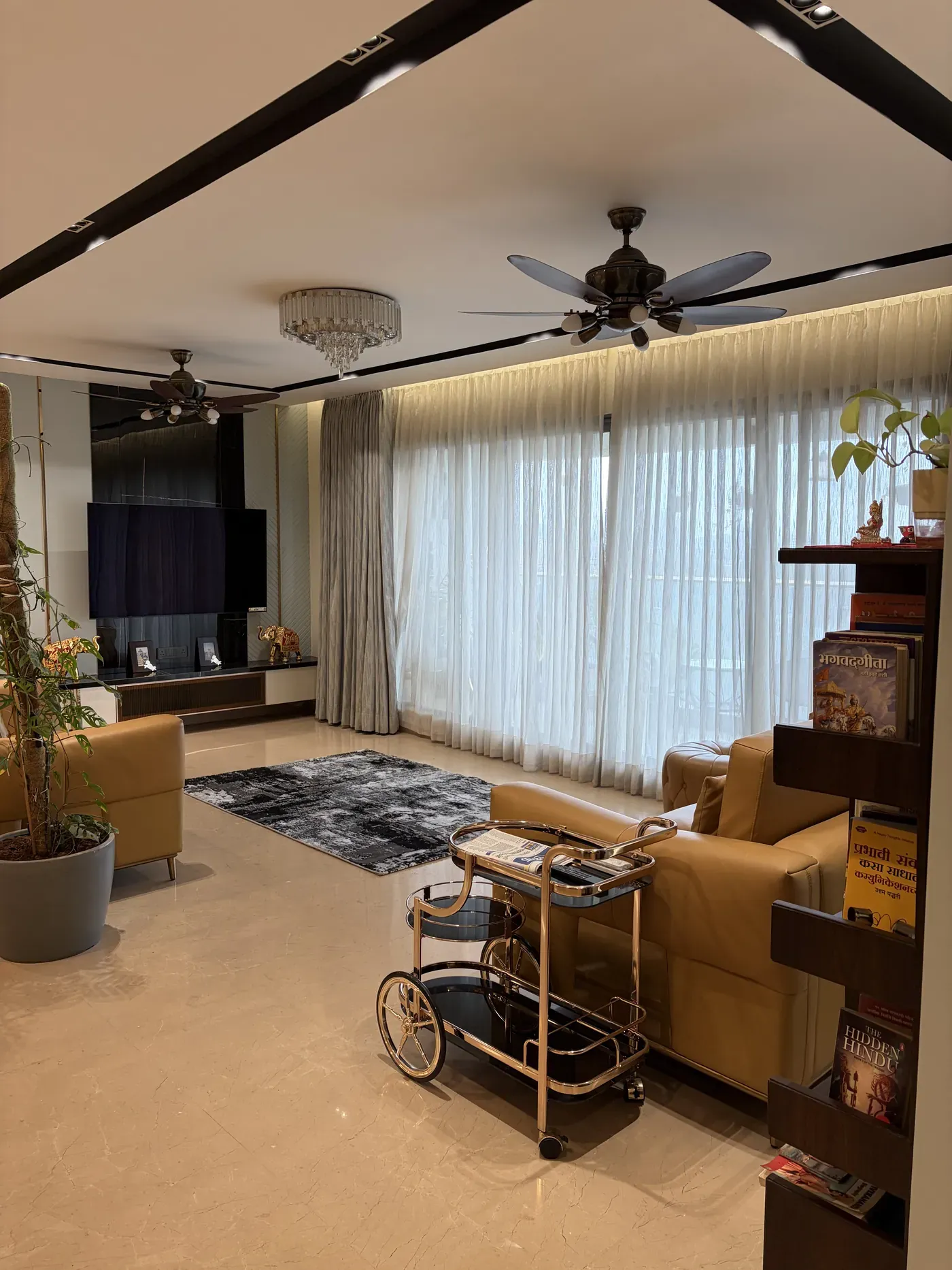 Salunkhe's Residence interior photograph 10