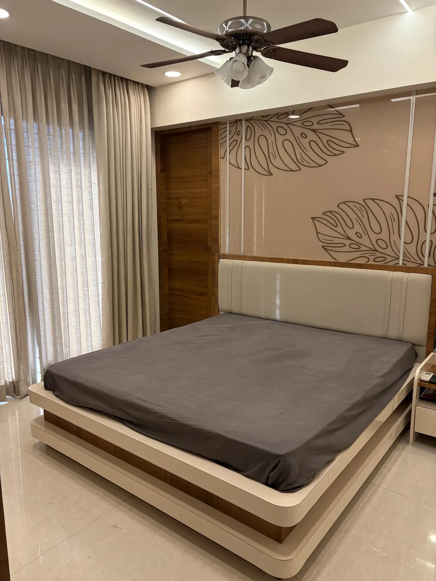 Salunkhe's Residence interior photograph 6