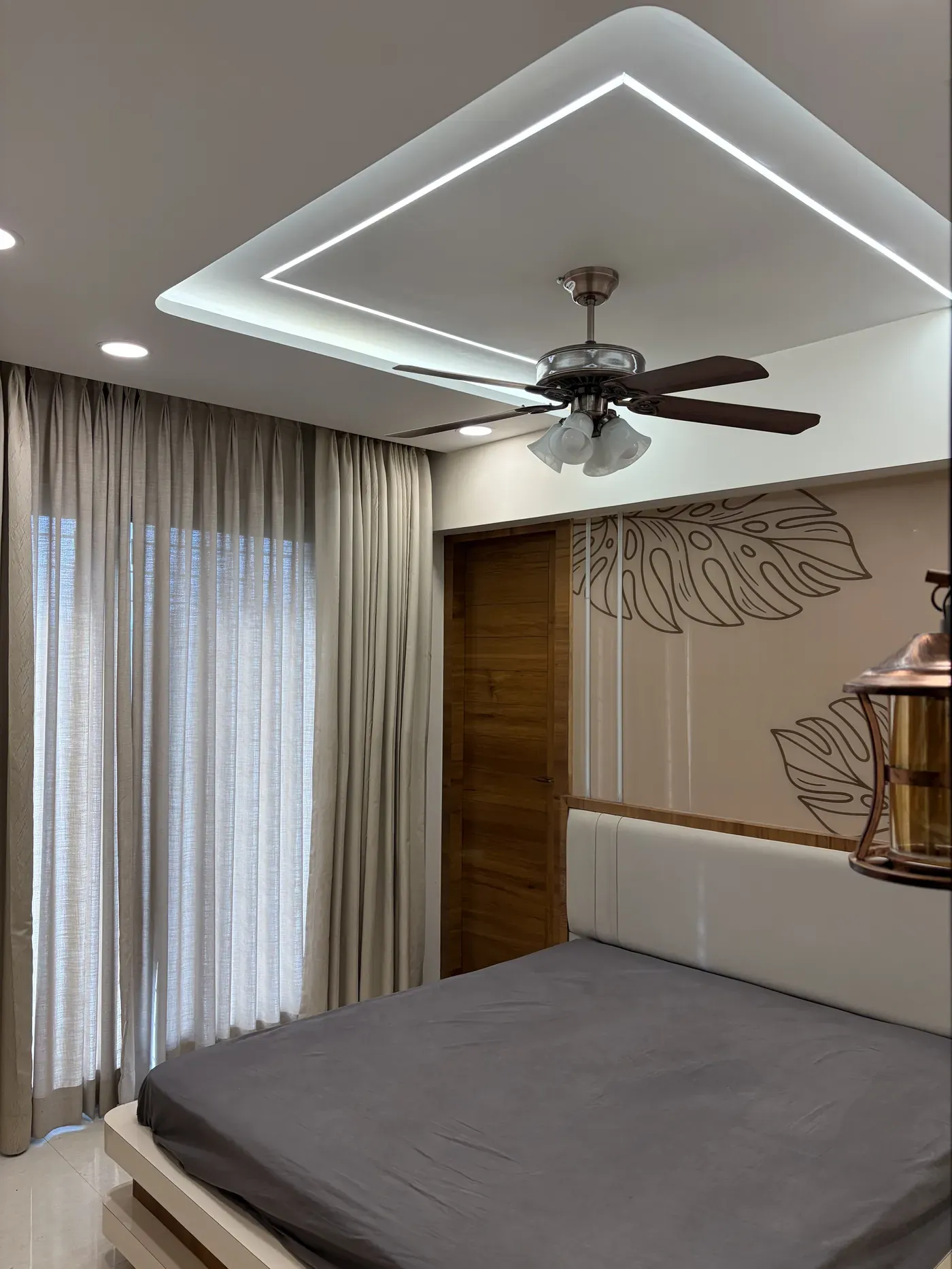 Salunkhe's Residence interior photograph 3