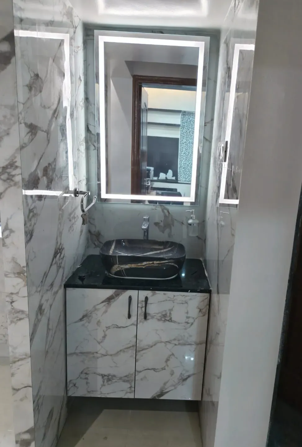 Rudra Apartment interior photograph 12